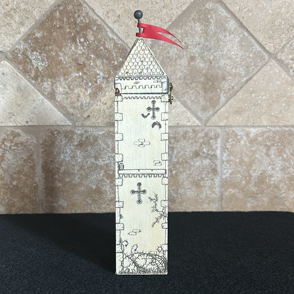 1990 Rapunzel in her Tower - A Jack in the Box Doll by Ann Fuller - Picture 5 of 7